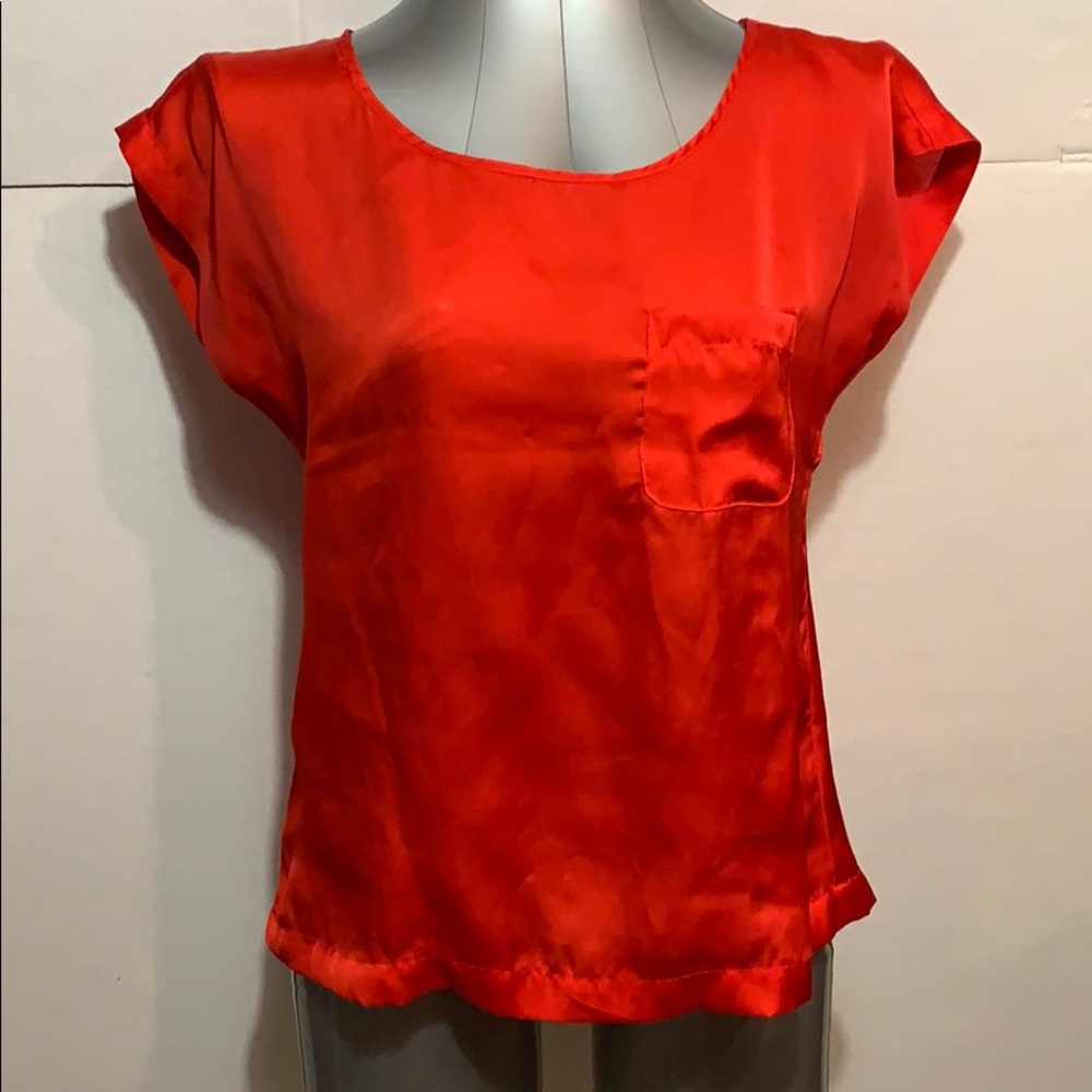☀️4/$30☀️ Red tshirt blouse size small